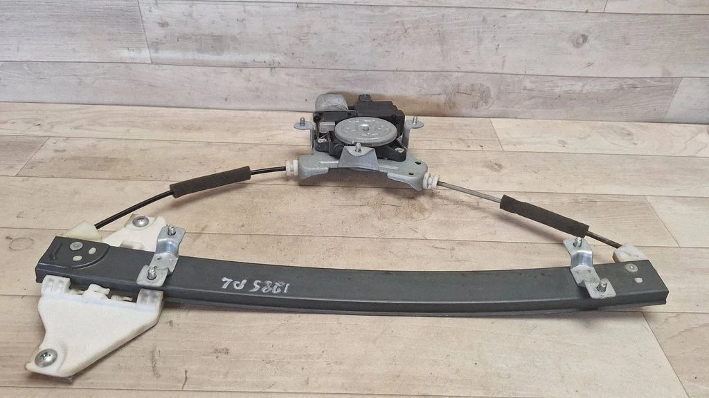 Front door window regulator with motor 96647520