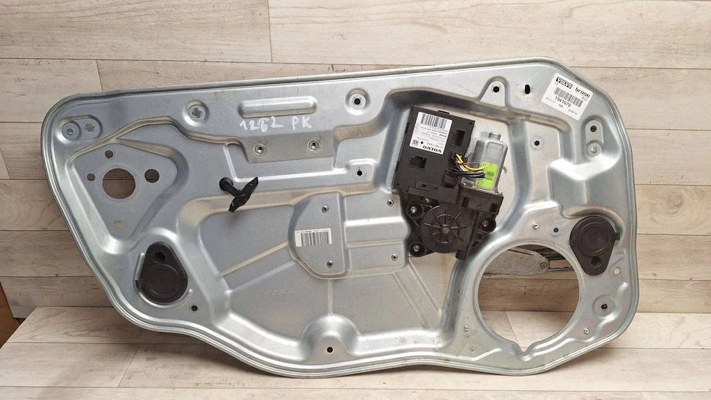 Front door window regulator with motor 30753143