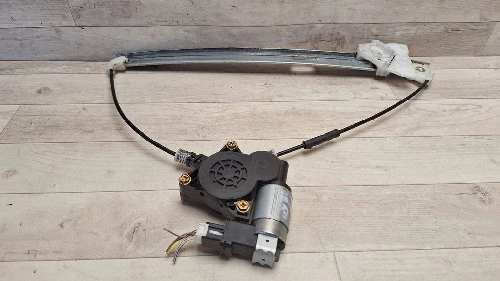Front door window regulator with motor G22C5858X