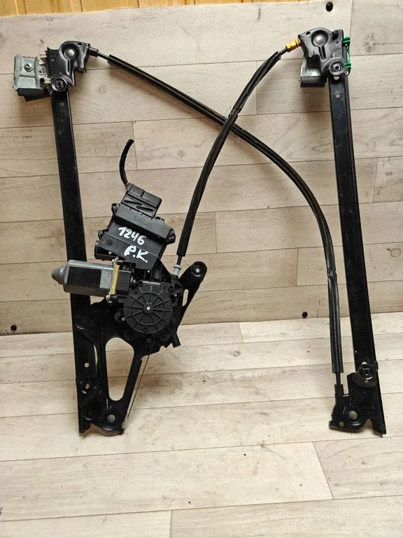 Front door window regulator with motor – Seat Alhambra (Mk1) (1996-2010)