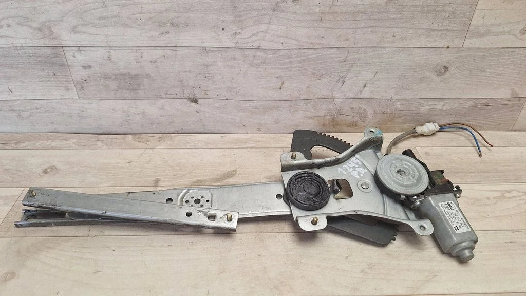 Front door window regulator with motor 96652142