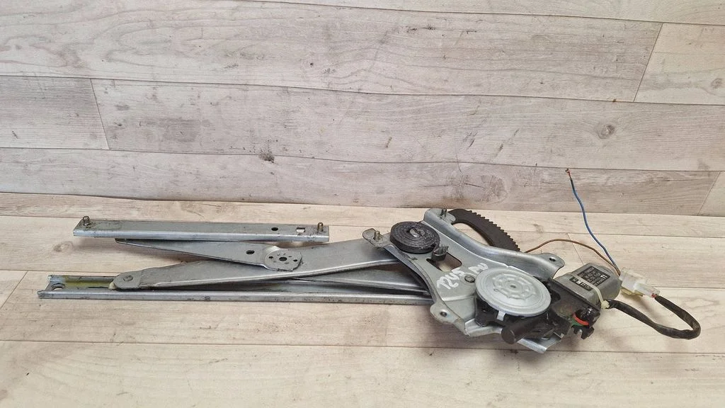 Front door window regulator with motor 96652141