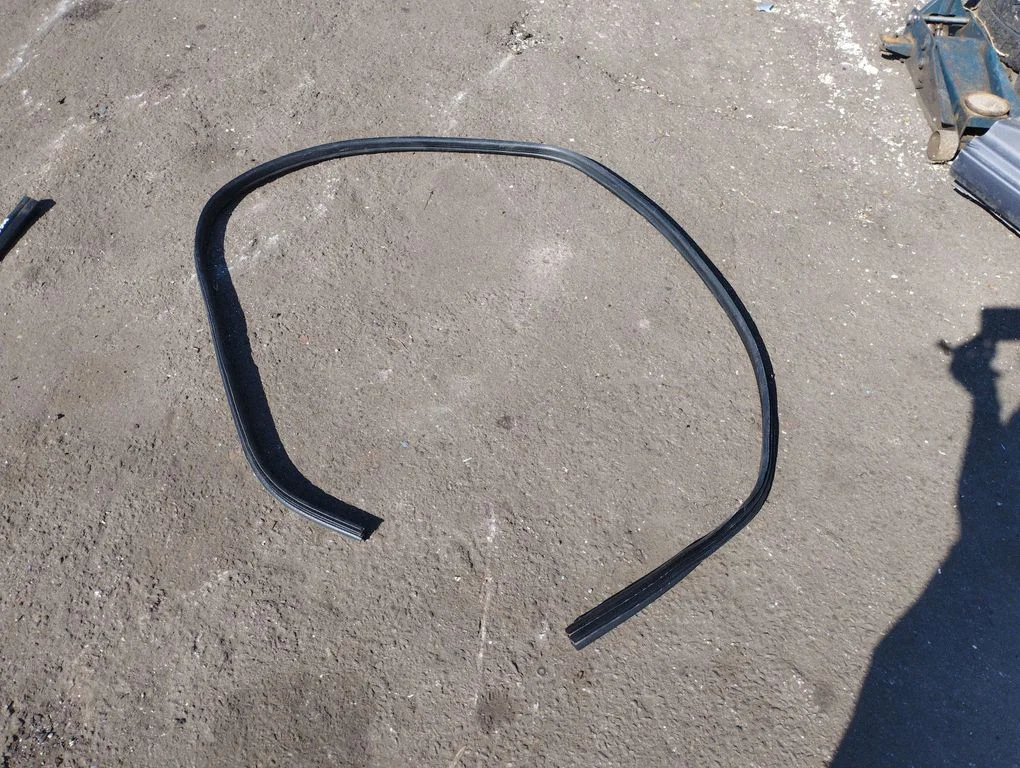 Esiukse tihend (kere pool) – Ford Mondeo MK IV (2007-2014)