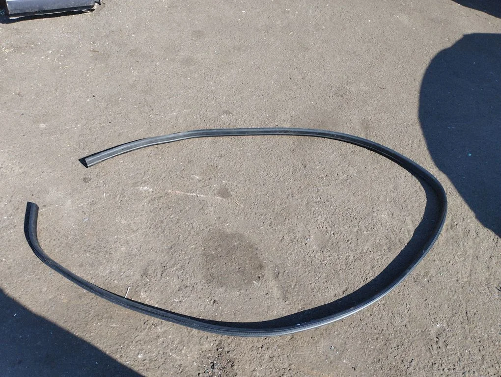 Esiukse tihend (kere pool) – Ford Mondeo MK IV (2007-2014)