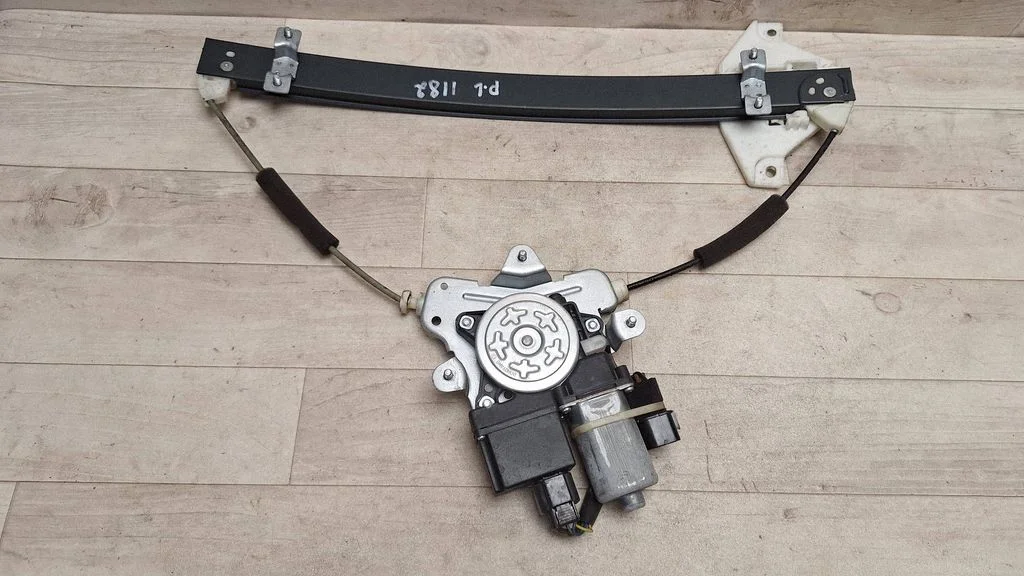 Esiukse elektriline aknatõstuk mootoriga – Opel Antara (2006-2016)