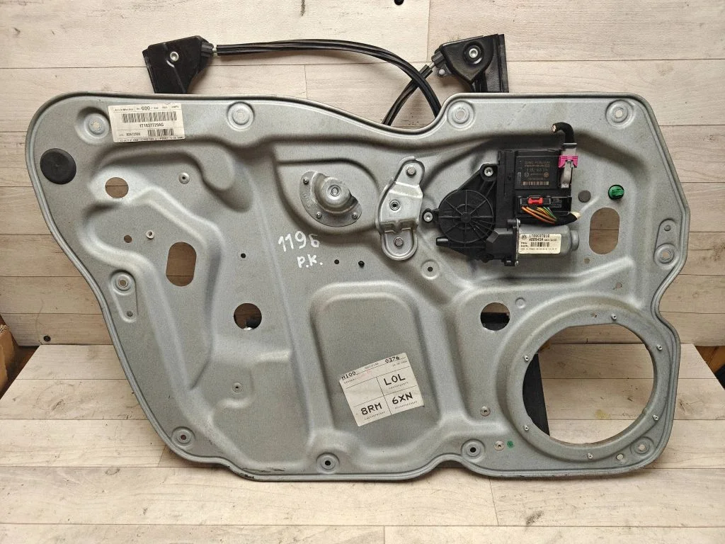 Front door window regulator with motor – Volkswagen Touran I (2003-2010)