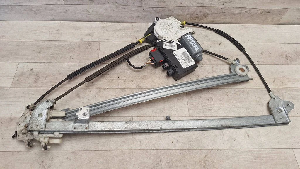 Front door window regulator with motor 1488737080