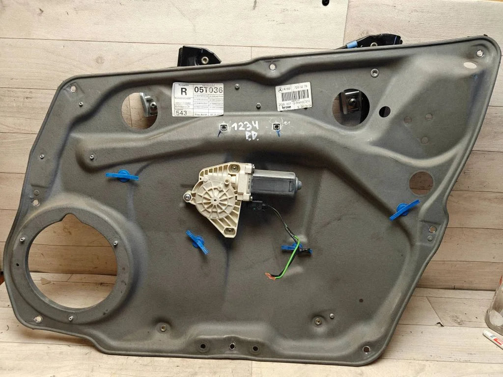 Esiukse elektriline aknatõstuk mootoriga – Mercedes-Benz A-klass W169 (2004-2012)