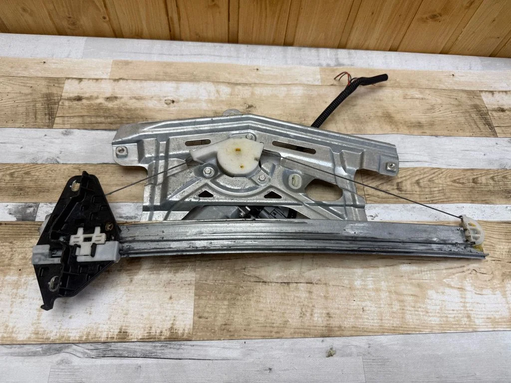 Front door window regulator with motor – Honda Civic (2006-2011)
