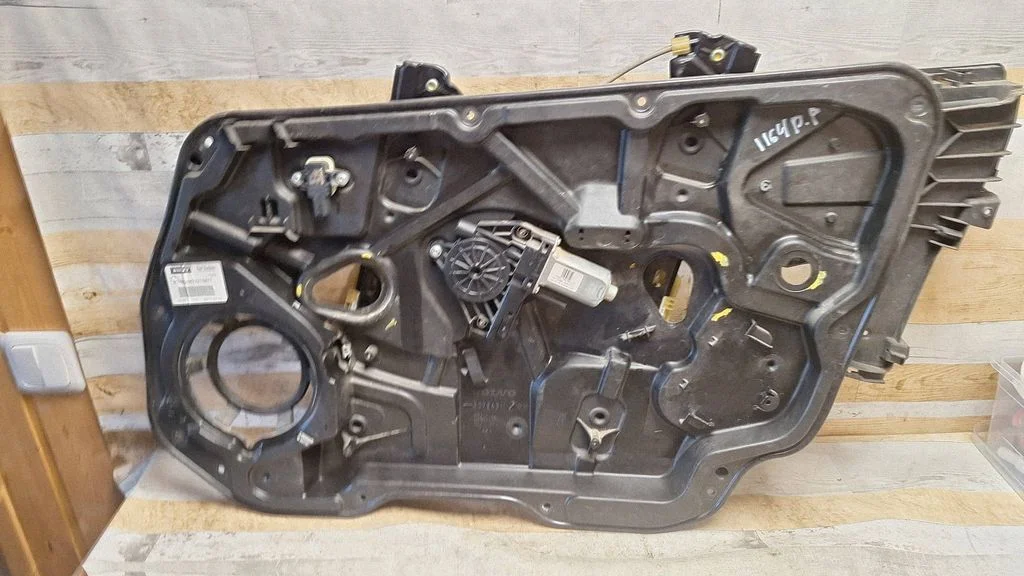 Front door window regulator with motor 30784311