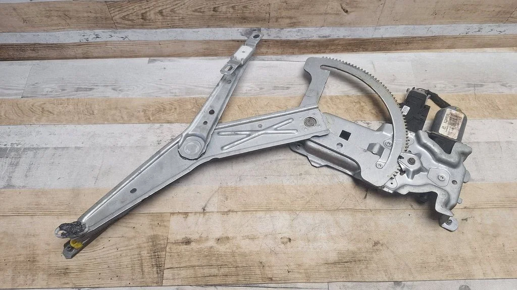 Front door window regulator with motor 93389551