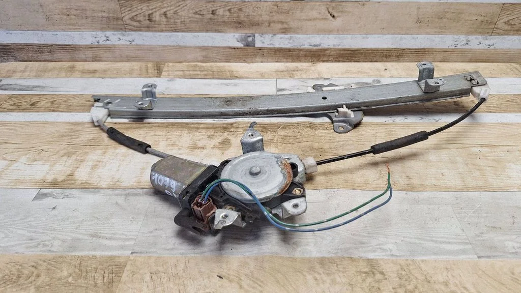 Front door window regulator with motor – Nissan X-Trail T30 (2001-2007)