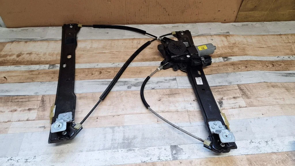 Front door window regulator with motor AM51U23201BE