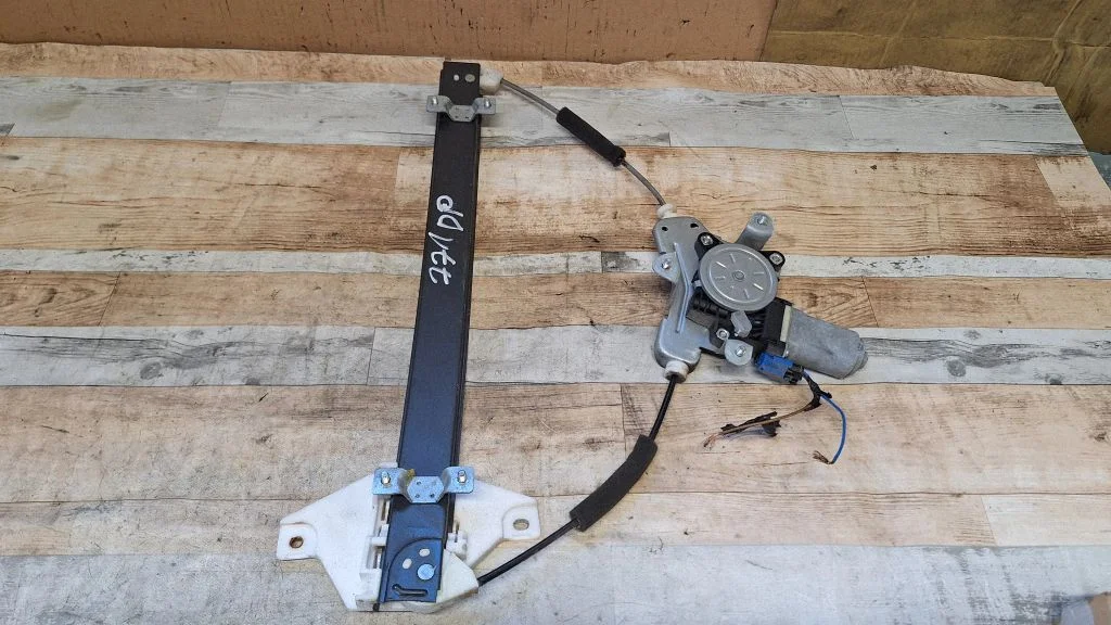 Front door window regulator with motor 25937972
