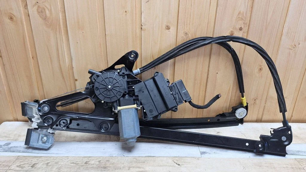Front door window regulator with motor – Ford Galaxy (2000-2006)