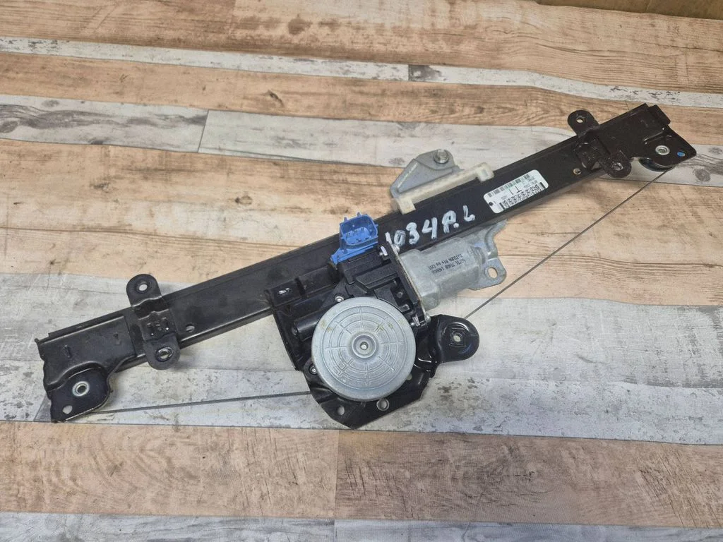 Front door window regulator with motor 807013TA5A