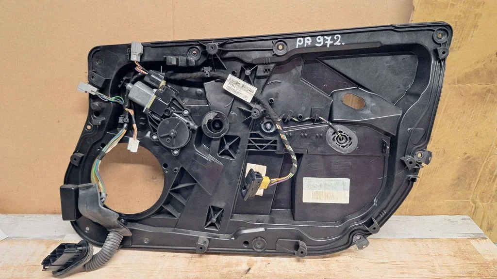 Front door window regulator with motor 8A61A045H17L6AG