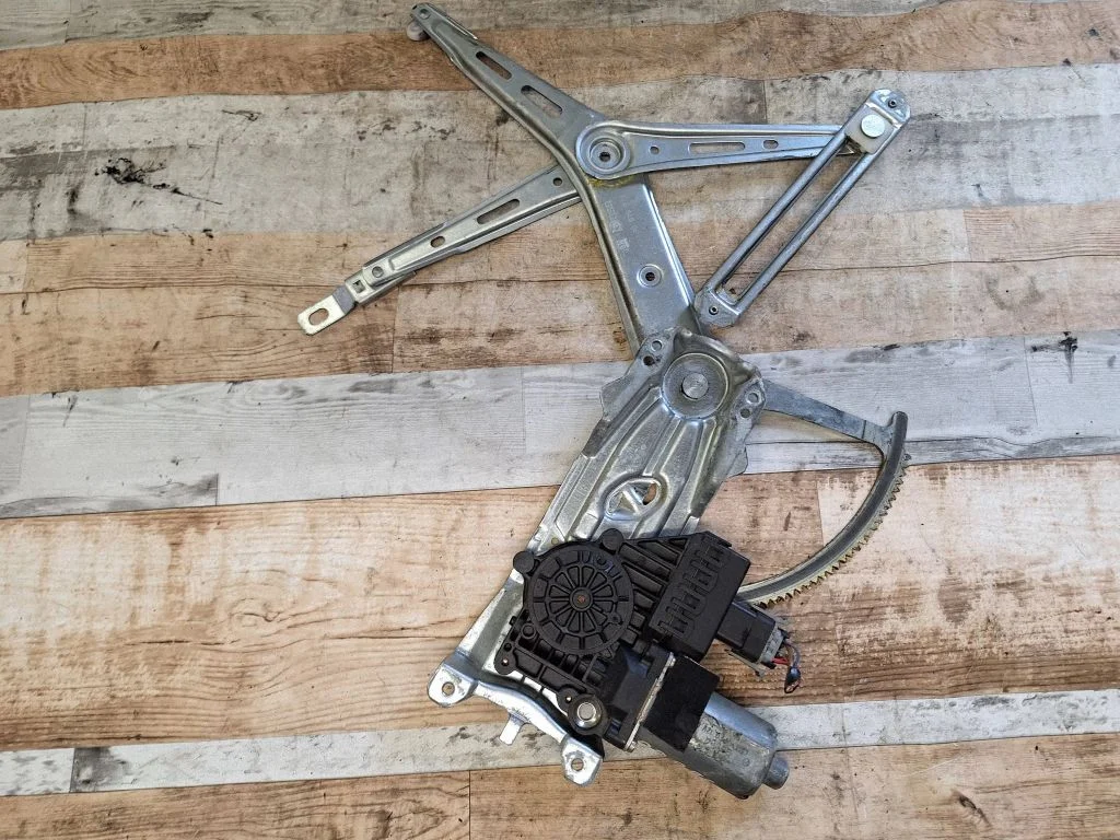 Front door window regulator with motor – Opel Zafira A (1999-2005)