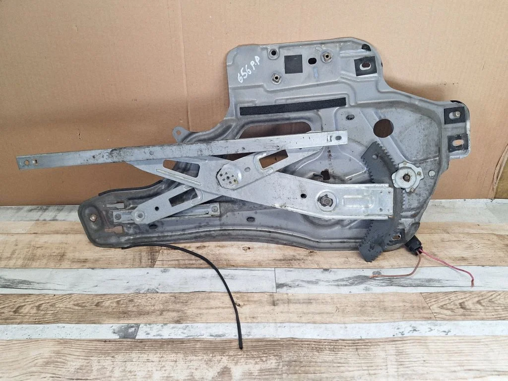 Front door window regulator with motor 8248026050
