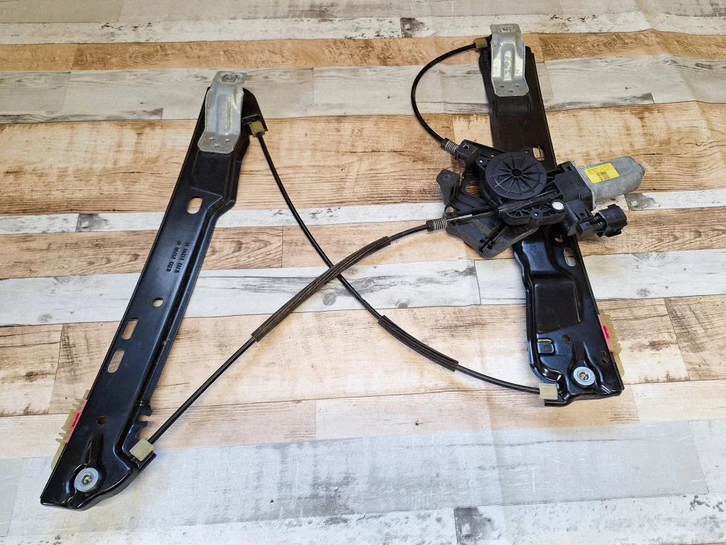Front door window regulator with motor BJ3223200