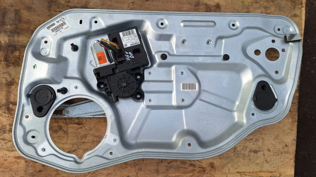 Front door window regulator with motor – Volvo V50 (2008-2012)