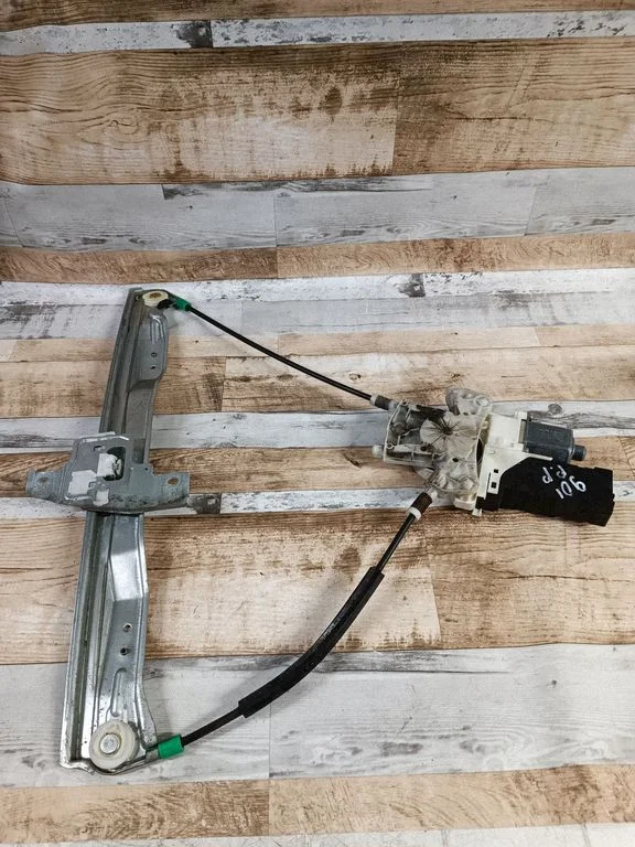 Esiukse elektriline aknatõstuk mootoriga 9644893480