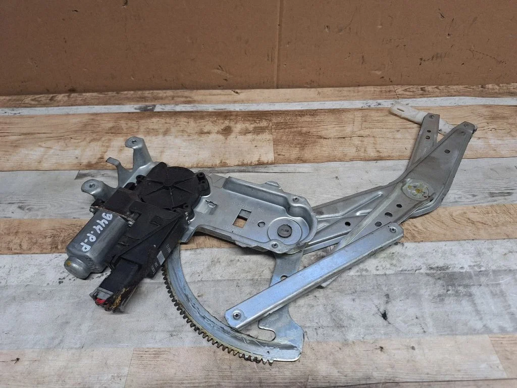 Front door window regulator with motor – Opel Meriva A (2003-2010)