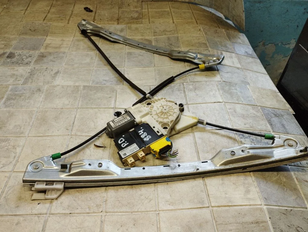 Front door window regulator with motor 9649304480