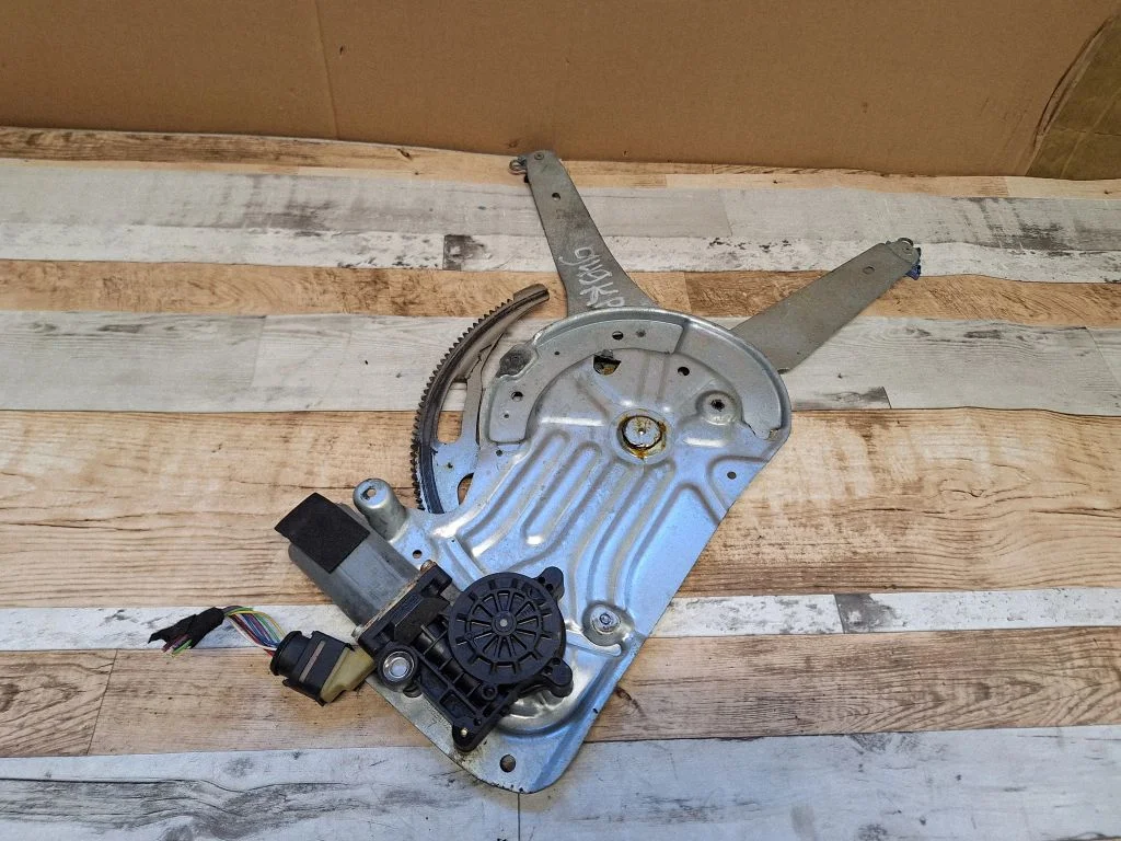 Front door window regulator with motor 3069902