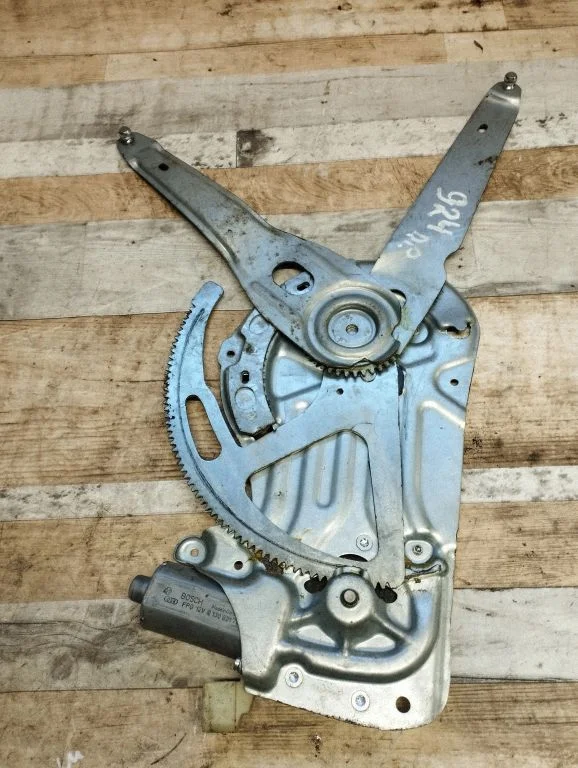 Front door window regulator with motor – front right