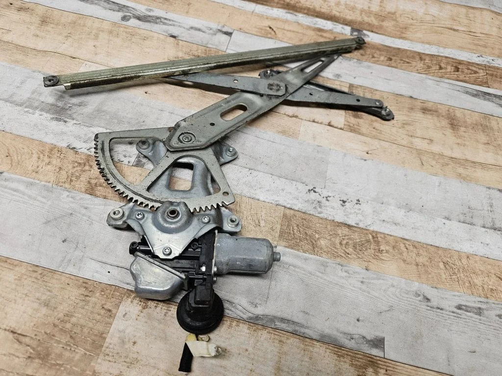 Front door window regulator with motor 8571053050