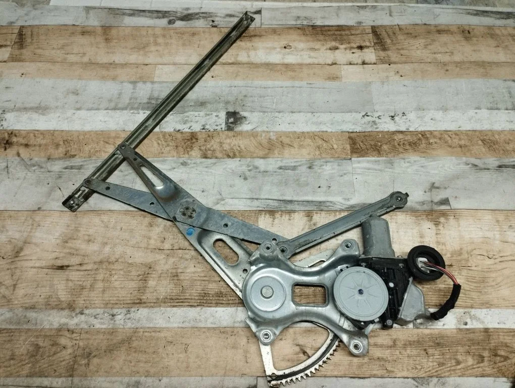 Front door window regulator with motor – front left