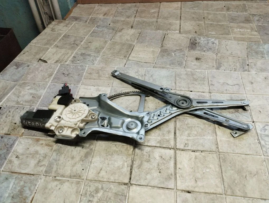 Front door window regulator with motor 0130822011