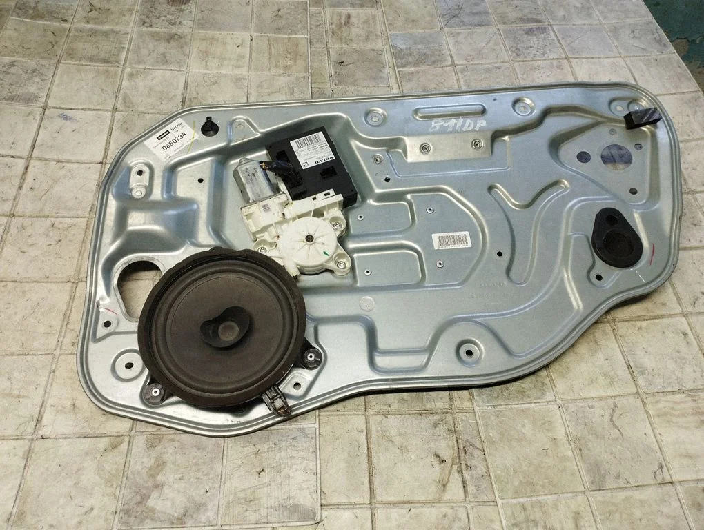 Front door window regulator with motor – Volvo V50 (2004-2007)