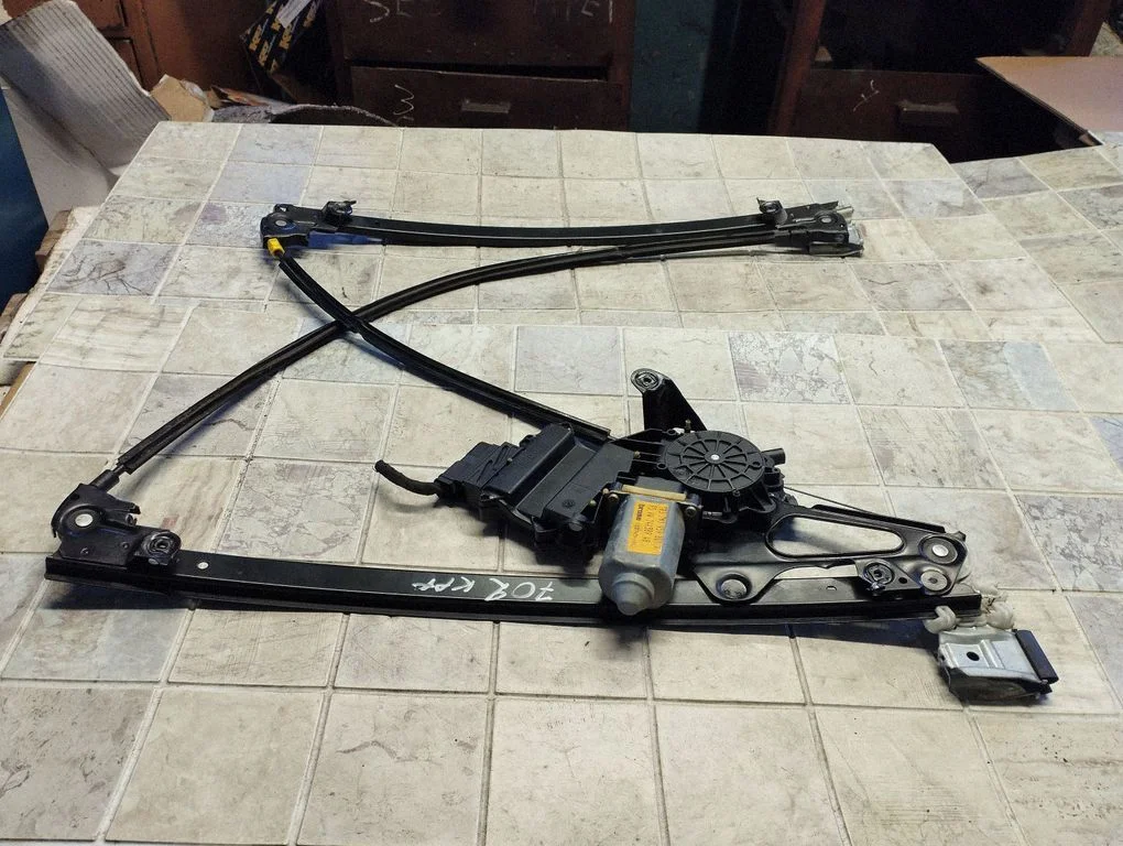 Front door window regulator with motor – Volkswagen Sharan (1996-2000)