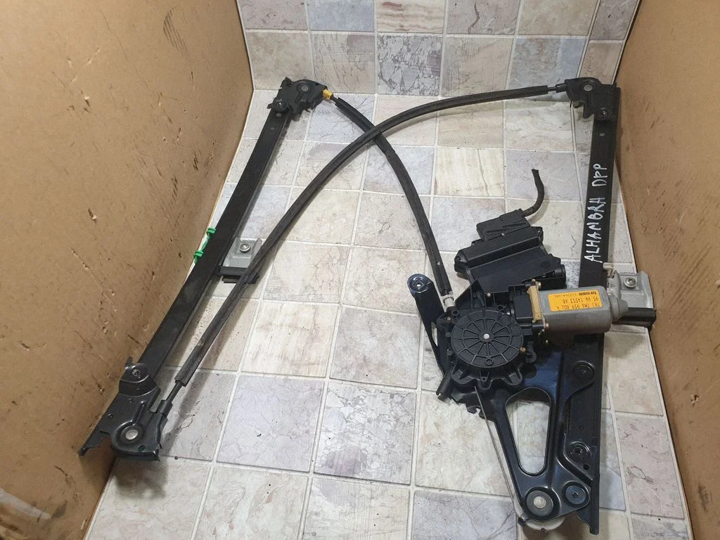 Front door window regulator with motor – Seat Alhambra (Mk1) (1996-2010)