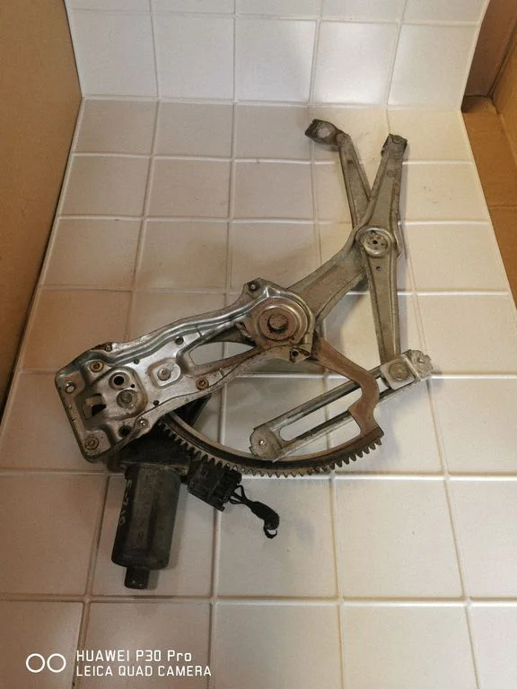 Front door window regulator with motor 0130821709