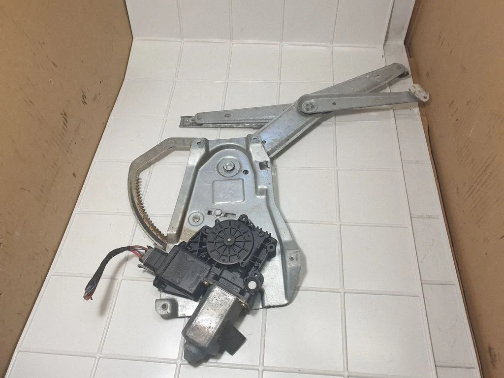 Front door window regulator with motor 09174453
