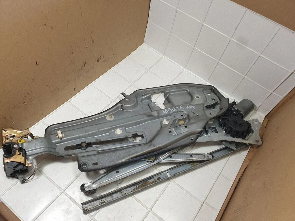 Front door window regulator with motor – Renault Laguna I (1994-2000)