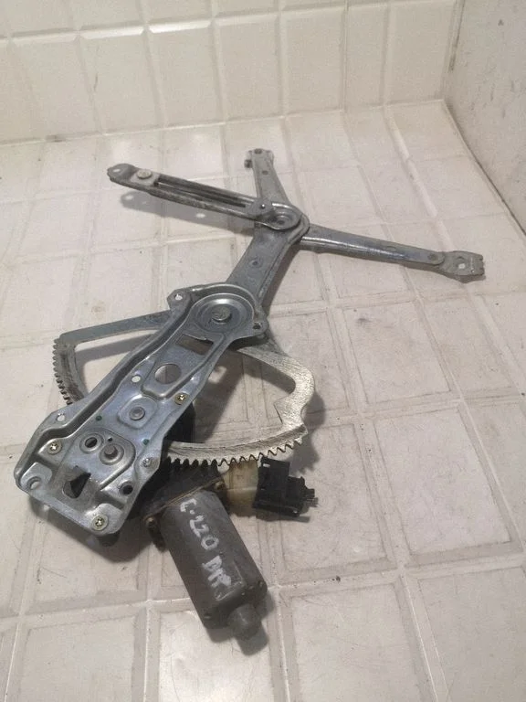 Front door window regulator with motor 0130821709
