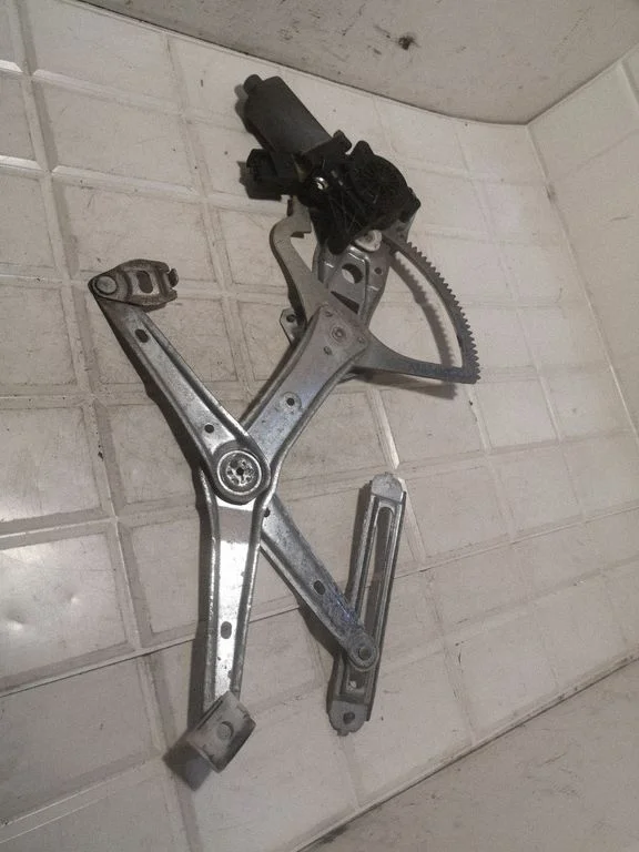 Front door window regulator with motor 0130821708