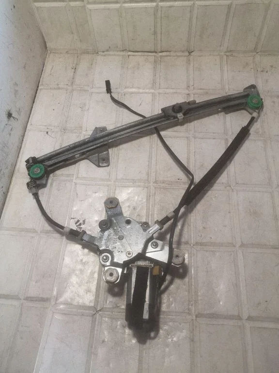Front door window regulator with motor 0531826101