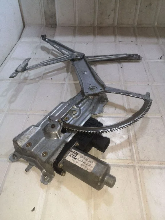 Front door window regulator with motor – Opel Zafira A (1999-2005)