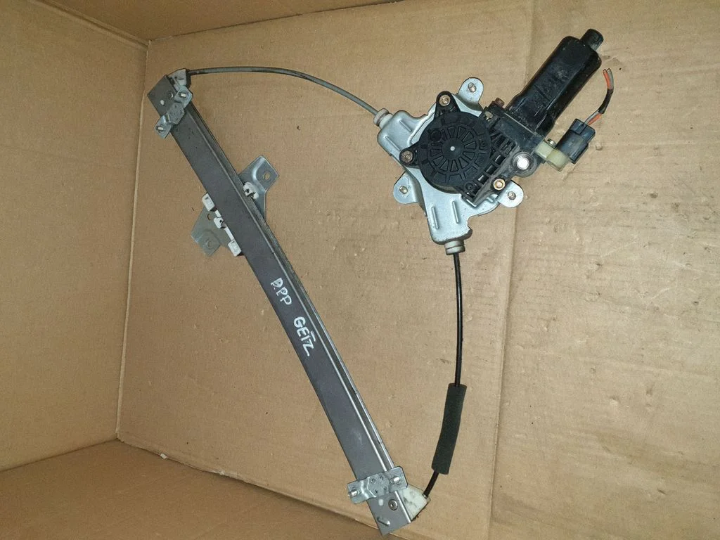 Front door window regulator with motor – front right