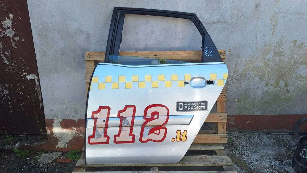 Rear door – rear left