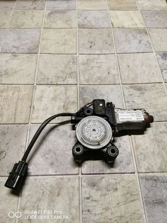 Front door window regulator motor 9882026200
