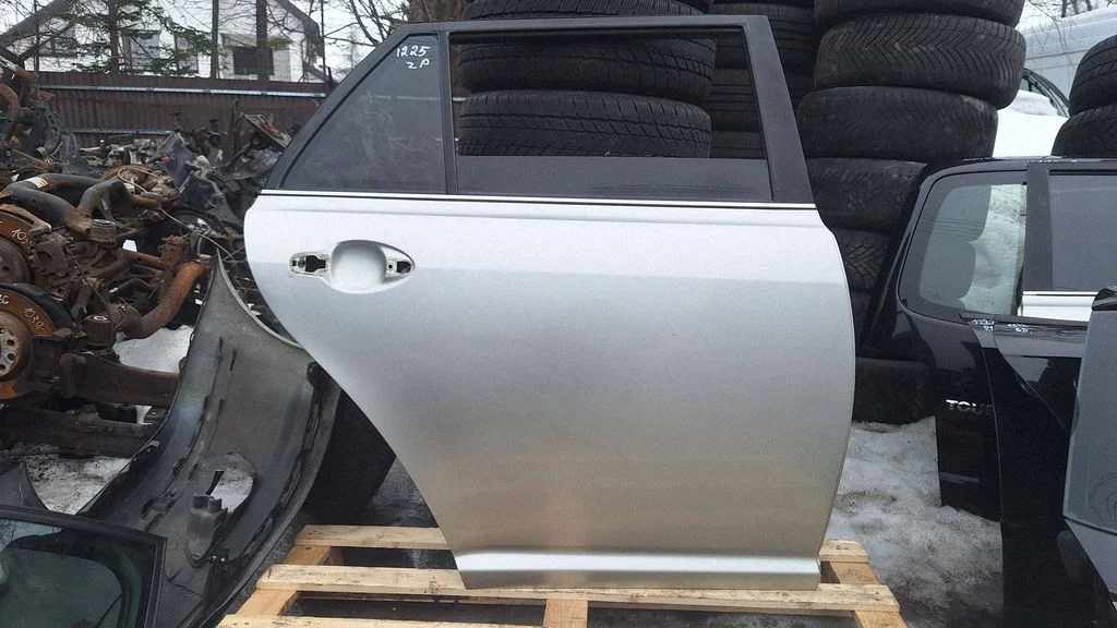 Rear door – rear right