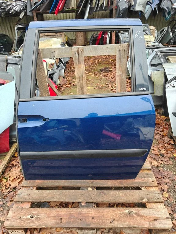 Rear door – rear left