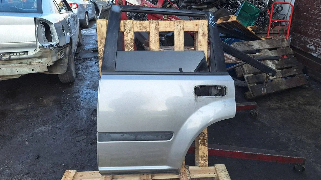 Rear door – rear left