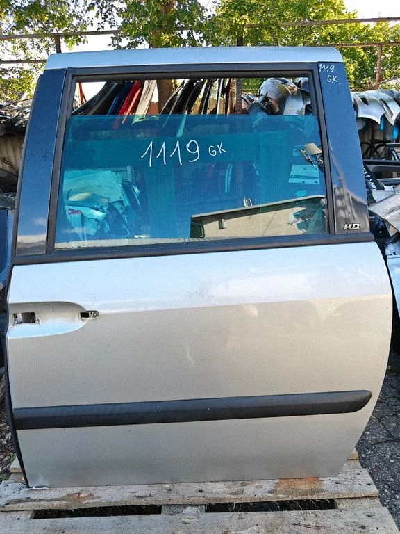 Rear door – rear left